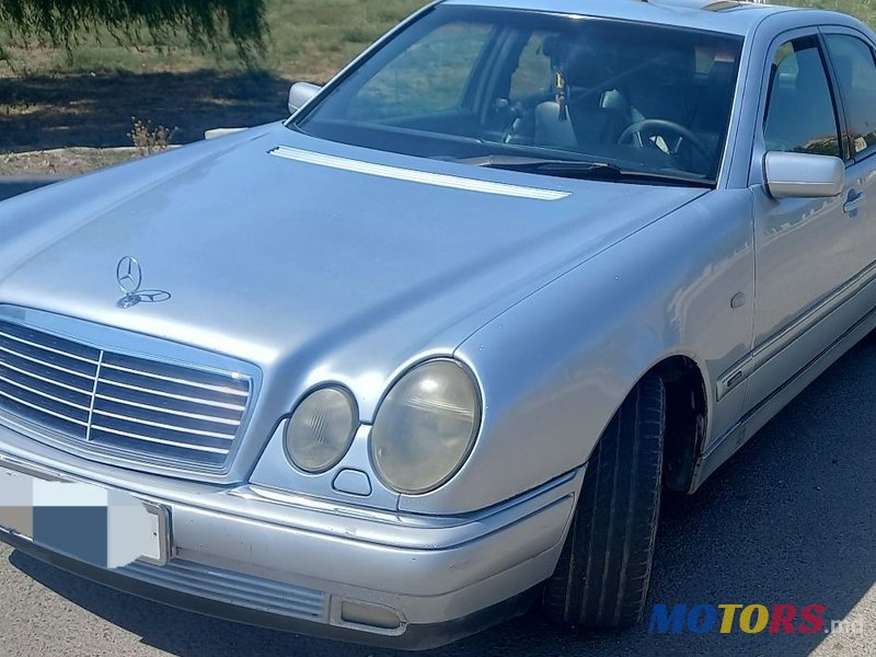 1996' Mercedes-Benz E-Class photo #2