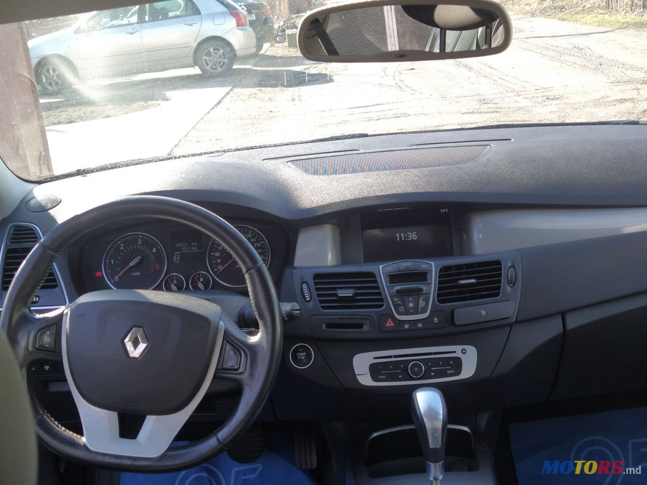 2015' Renault Laguna photo #6