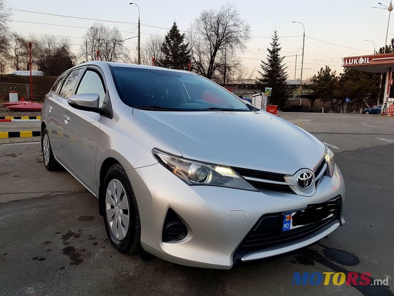 2014' Toyota Auris photo #3