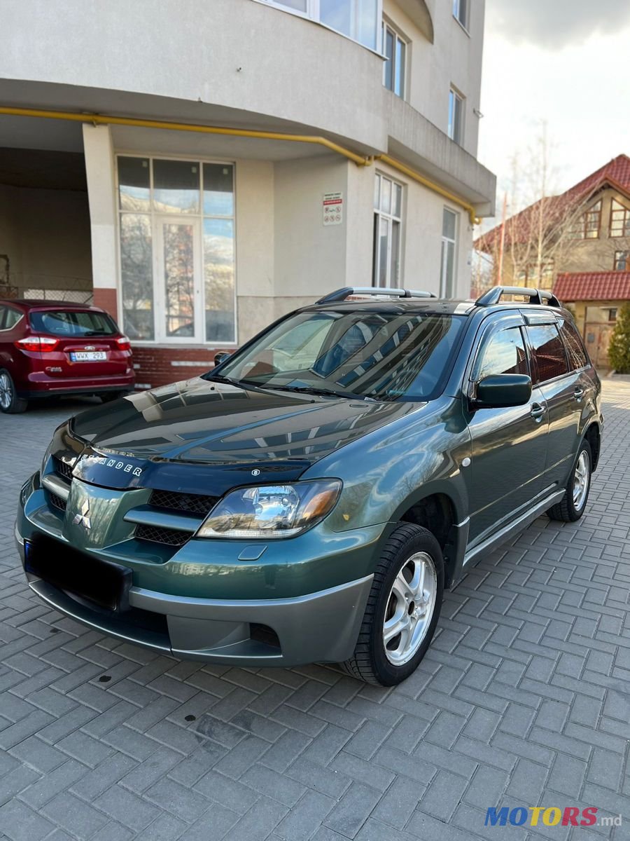 2004' Mitsubishi Outlander photo #1