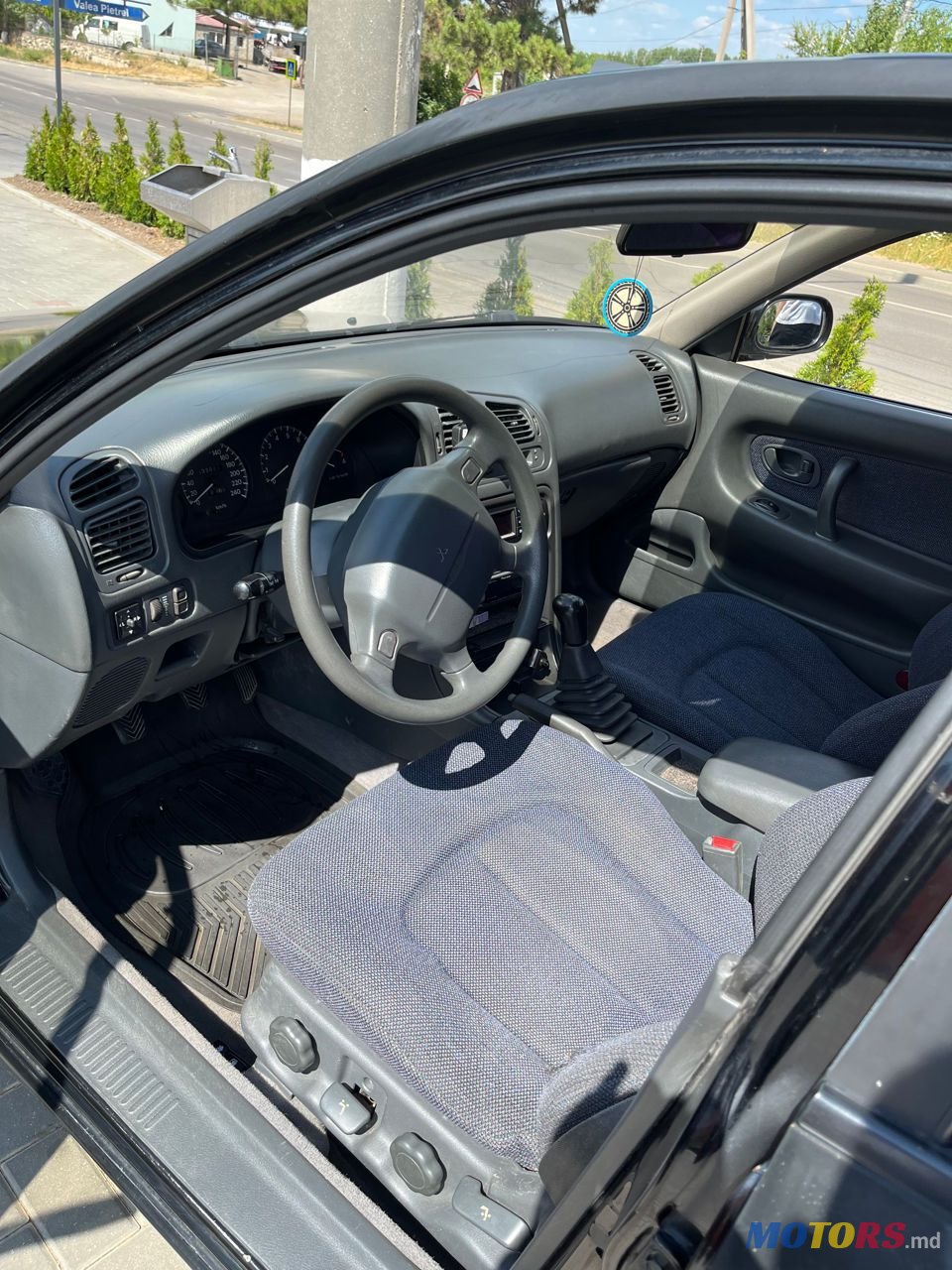 1994' Mitsubishi Galant photo #2