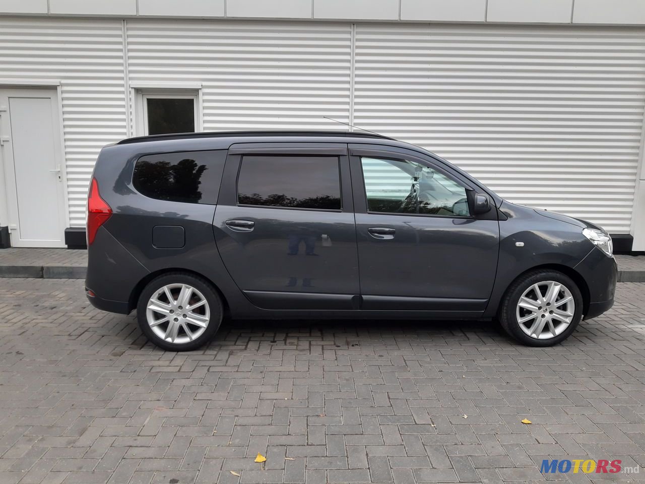 2013' Dacia Lodgy photo #5