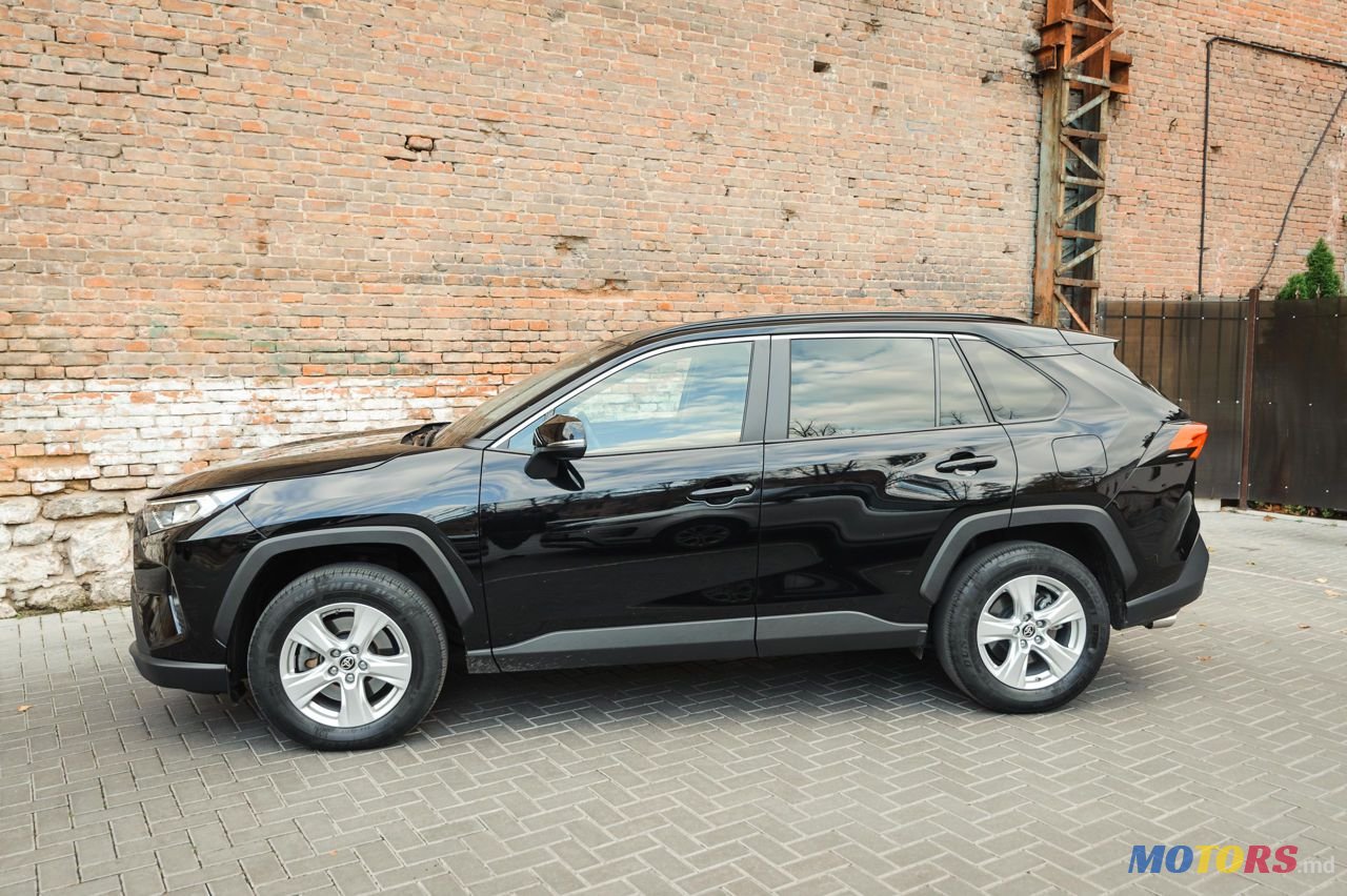 2020' Toyota RAV4 photo #6