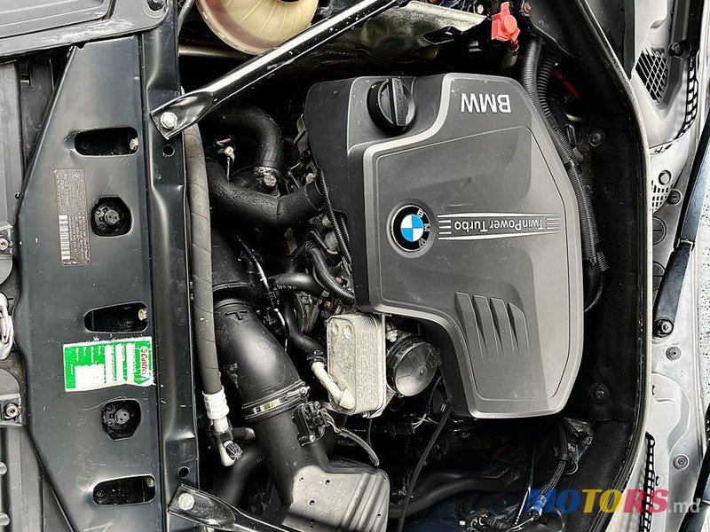 2013' BMW 5 Series photo #3