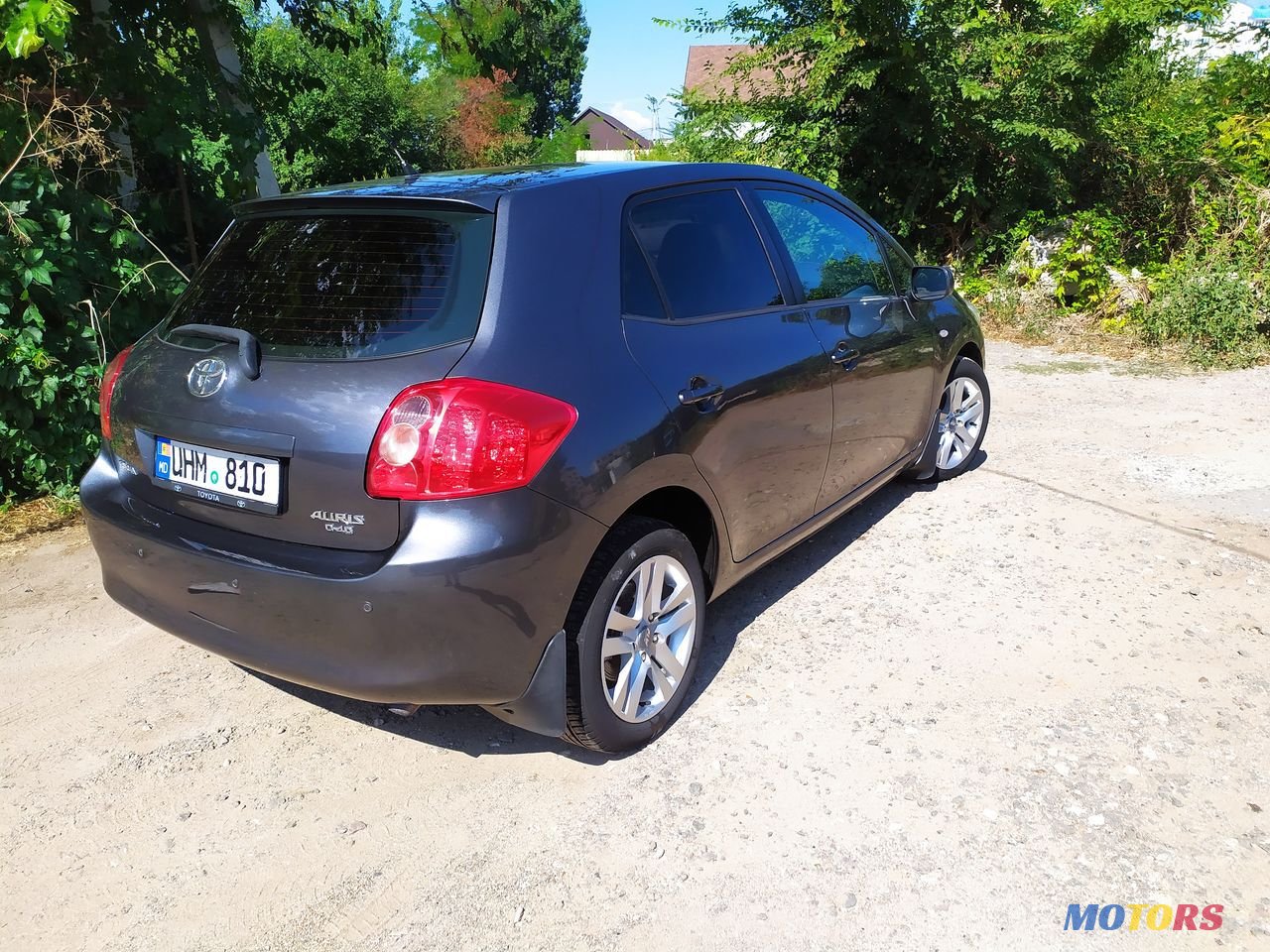 2007' Toyota Auris photo #2