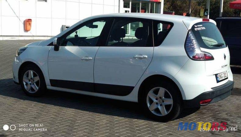 2012' Renault Scenic photo #2