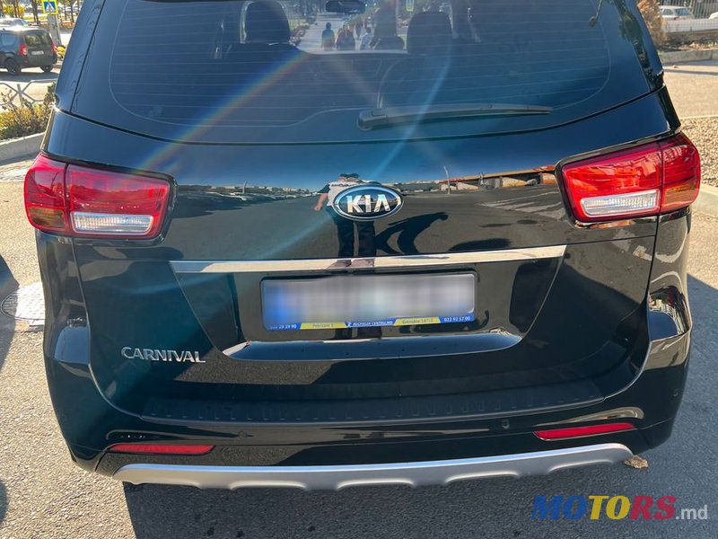 2017' Kia Carnival photo #2