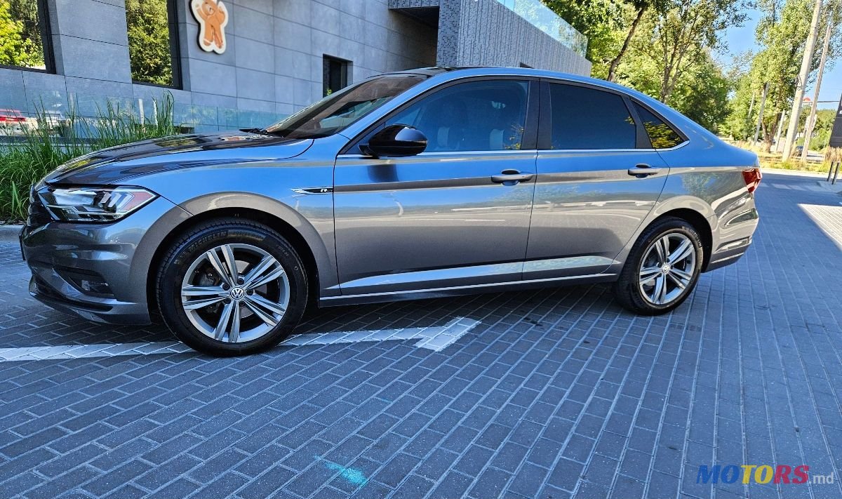 2018' Volkswagen Jetta photo #3