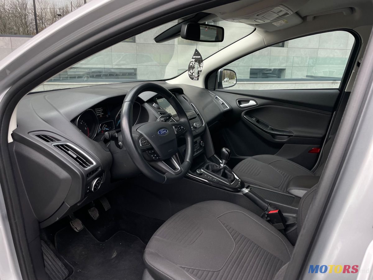 2017' Ford Focus photo #6