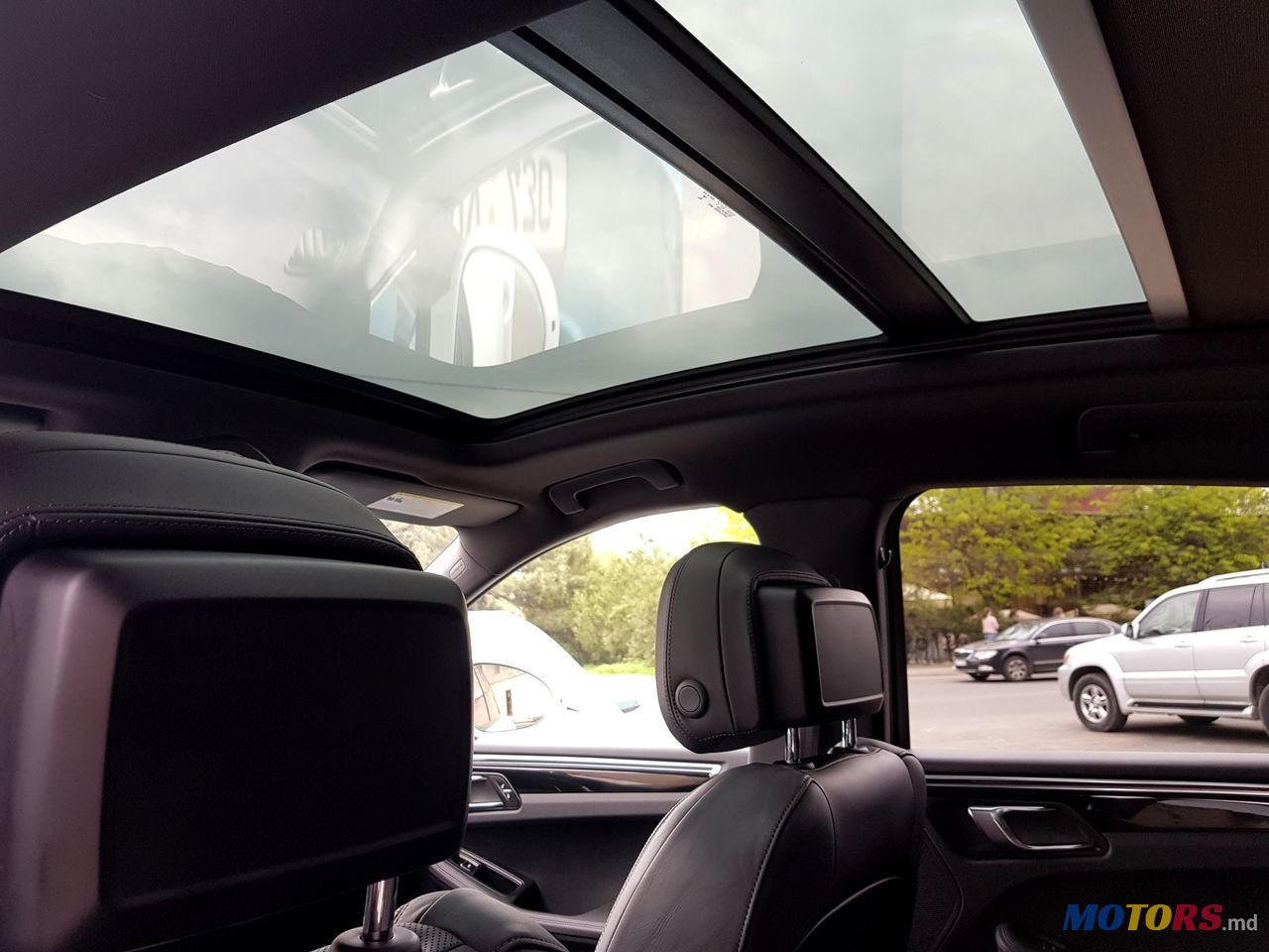 2018' Porsche Macan photo #2