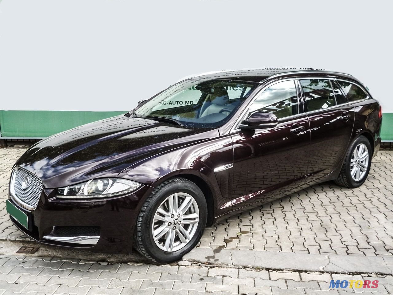 2013' Jaguar XF photo #2