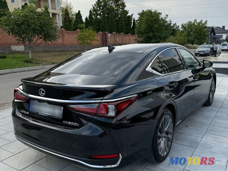 2021' Lexus Es Series photo #6