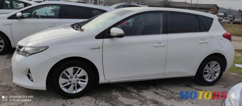 2013' Toyota Auris photo #2