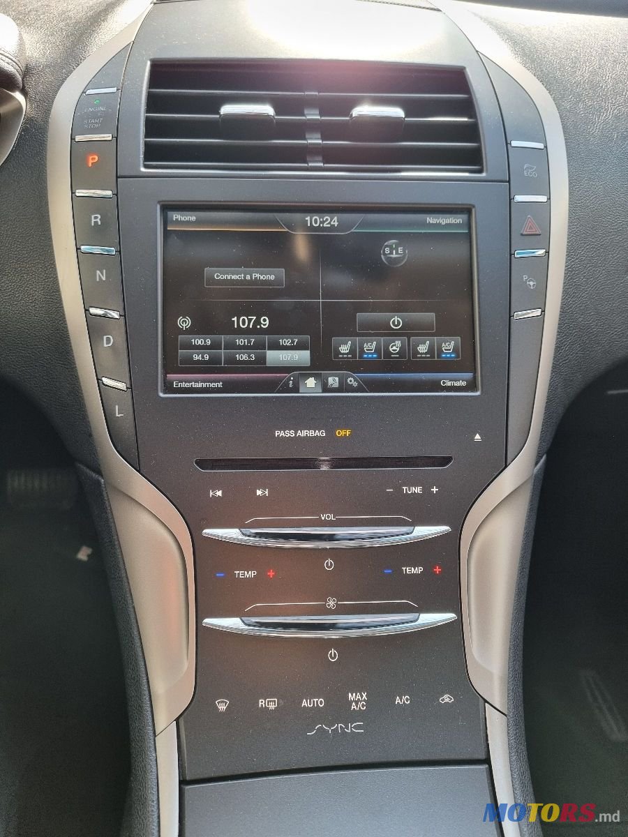 2016' Lincoln MKZ photo #4