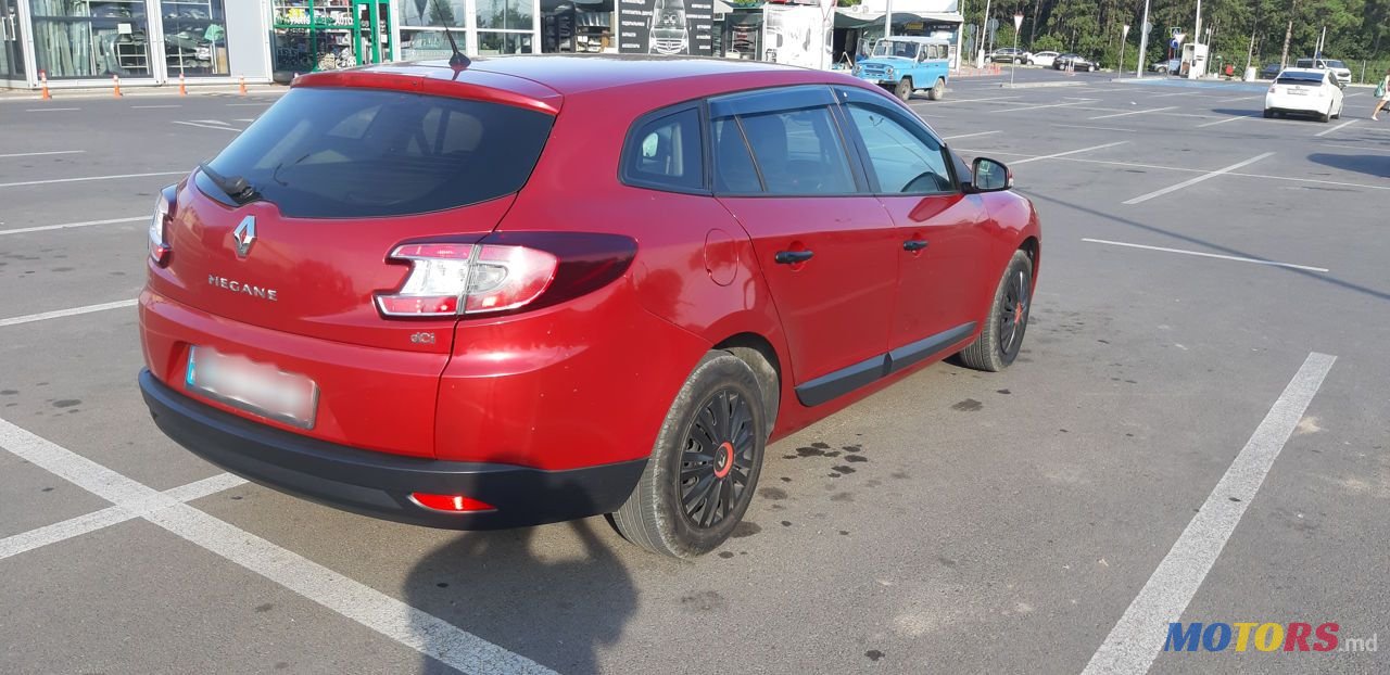 2011' Renault Megane photo #3