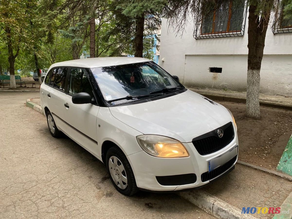 2009' Skoda Fabia photo #1