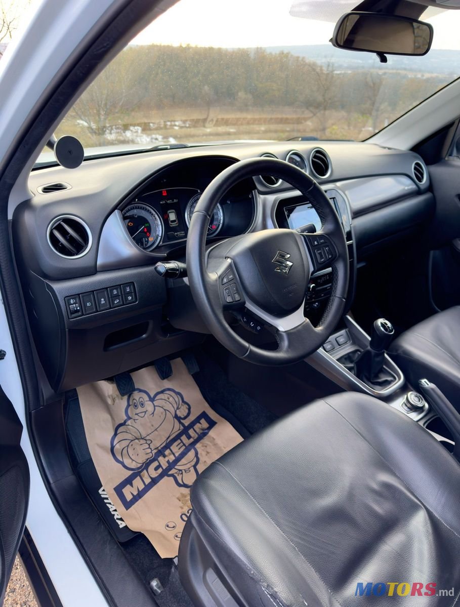 2019' Suzuki Vitara photo #5