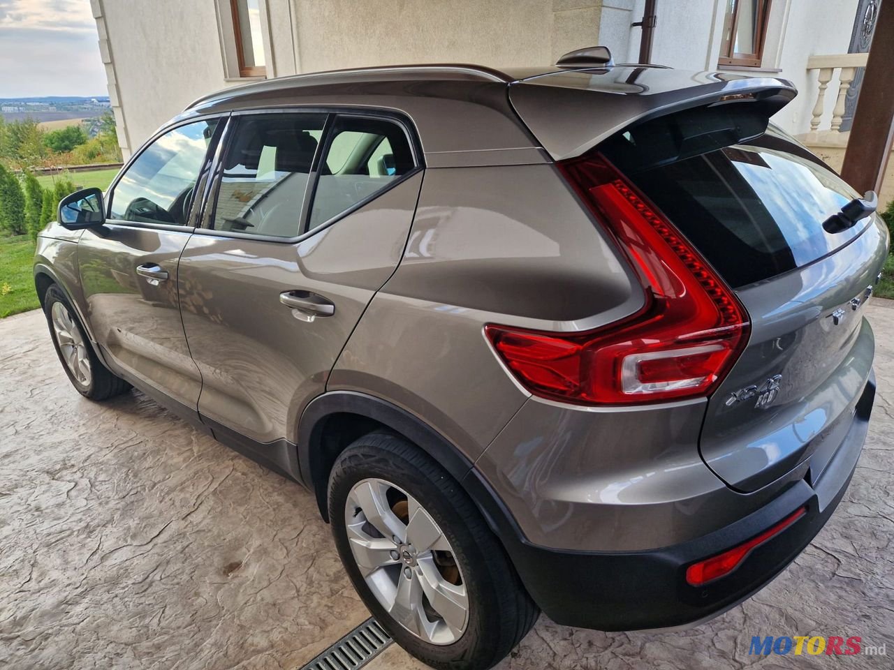 2020' Volvo XC40 photo #1