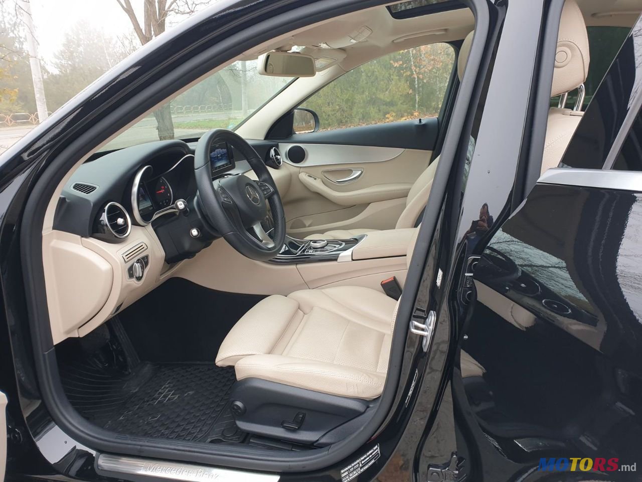 2016' Mercedes-Benz C-Class photo #3