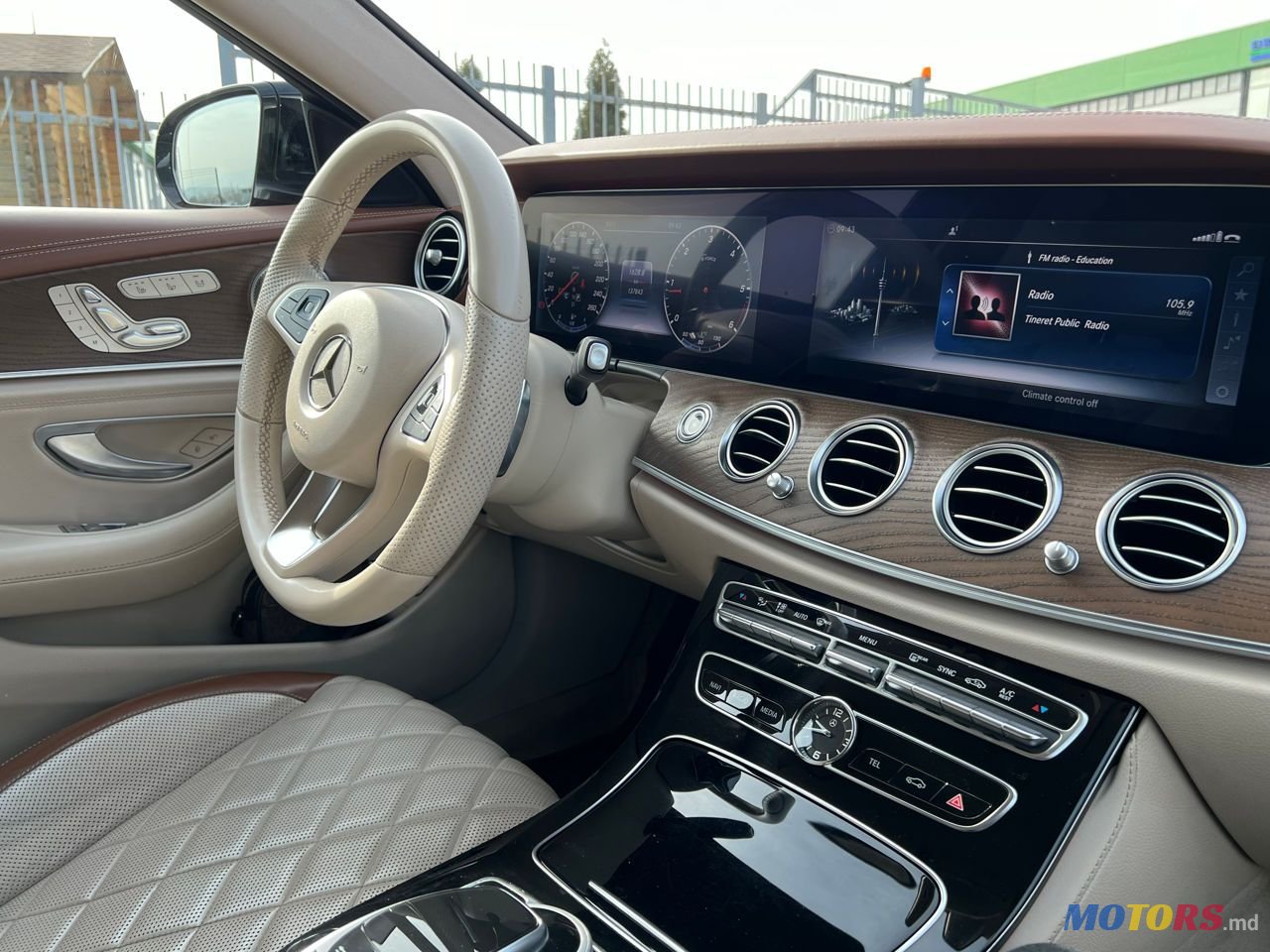 2017' Mercedes-Benz E-Class photo #6