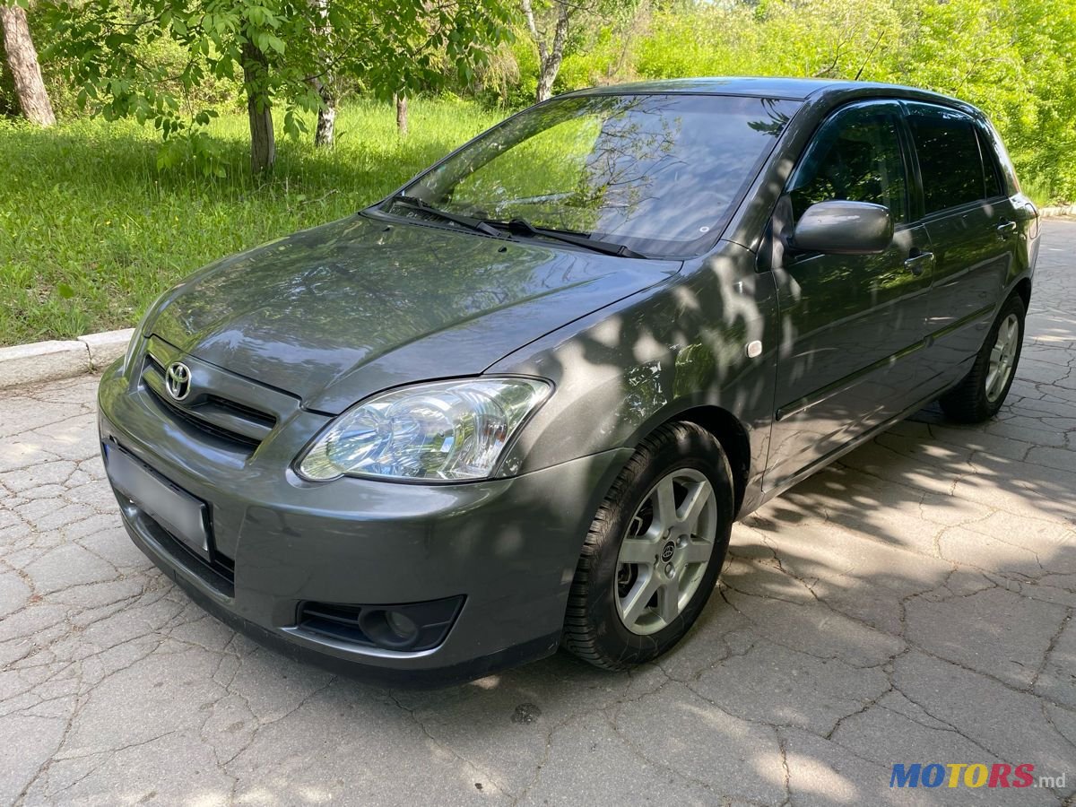 2004' Toyota Corolla photo #1