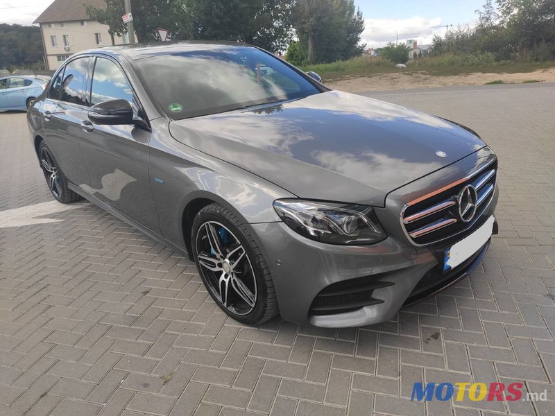 2017' Mercedes-Benz E Класс photo #2