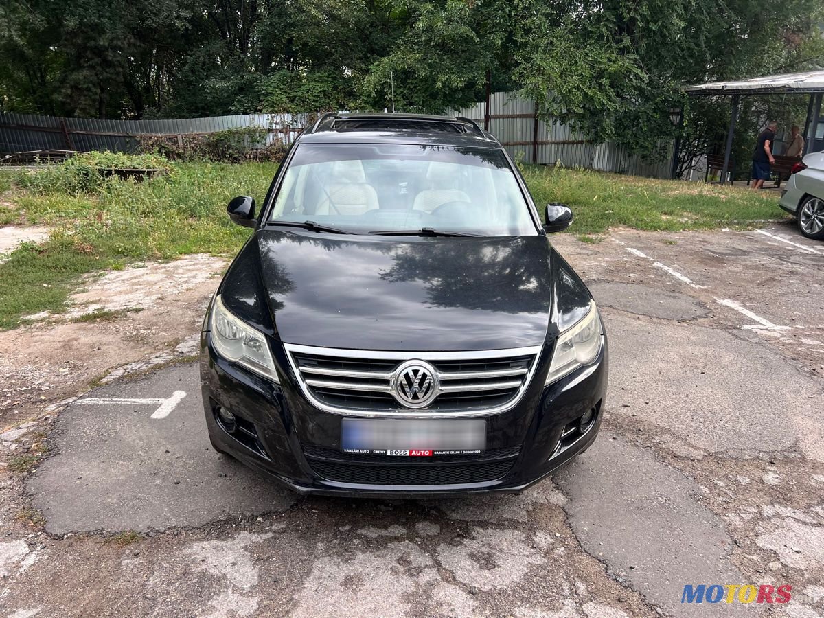 2009' Volkswagen Tiguan photo #2