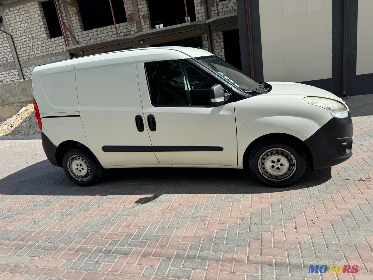 2014' Opel Combo photo #2