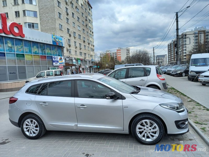 2014' Renault Megane photo #5