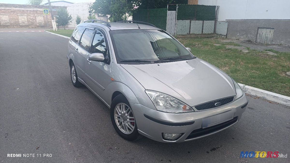 2004' Ford Focus photo #2