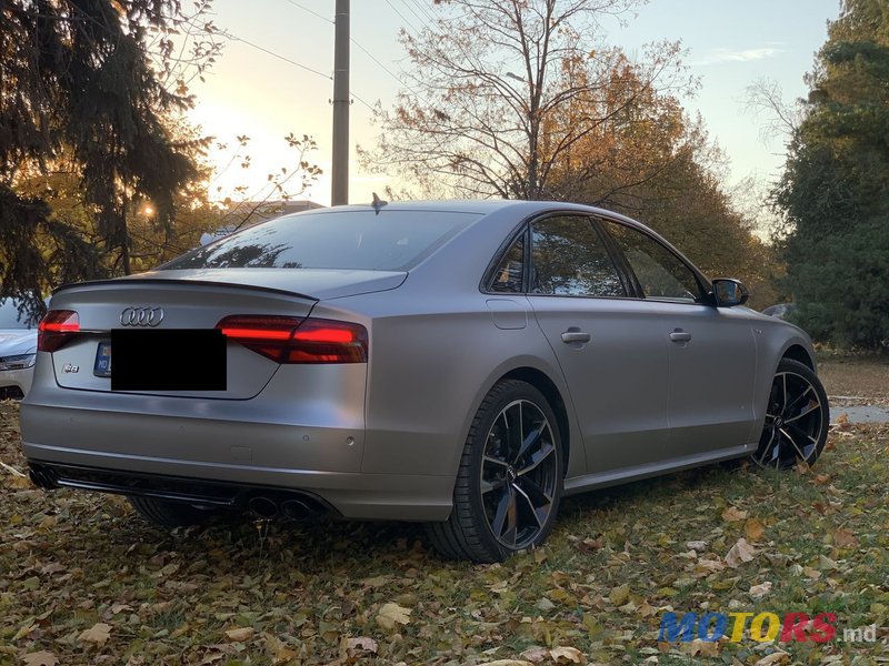 2017' Audi S8 photo #2
