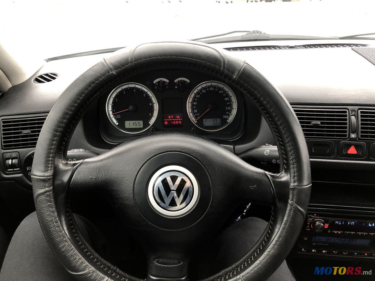 2003' Volkswagen Golf photo #6