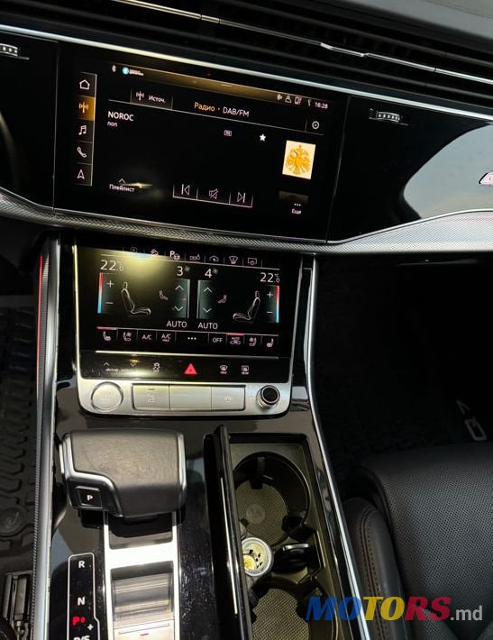 2020' Audi Q7 photo #6