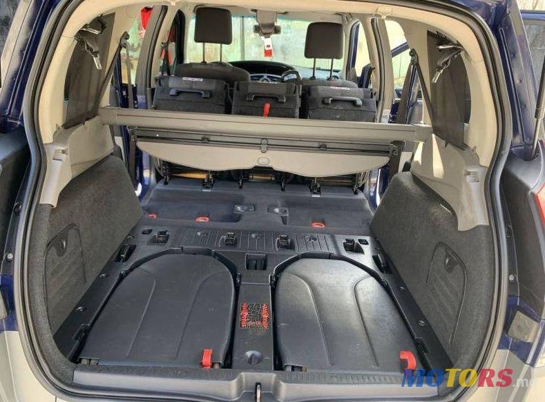 2008' Renault Grand Scenic photo #3