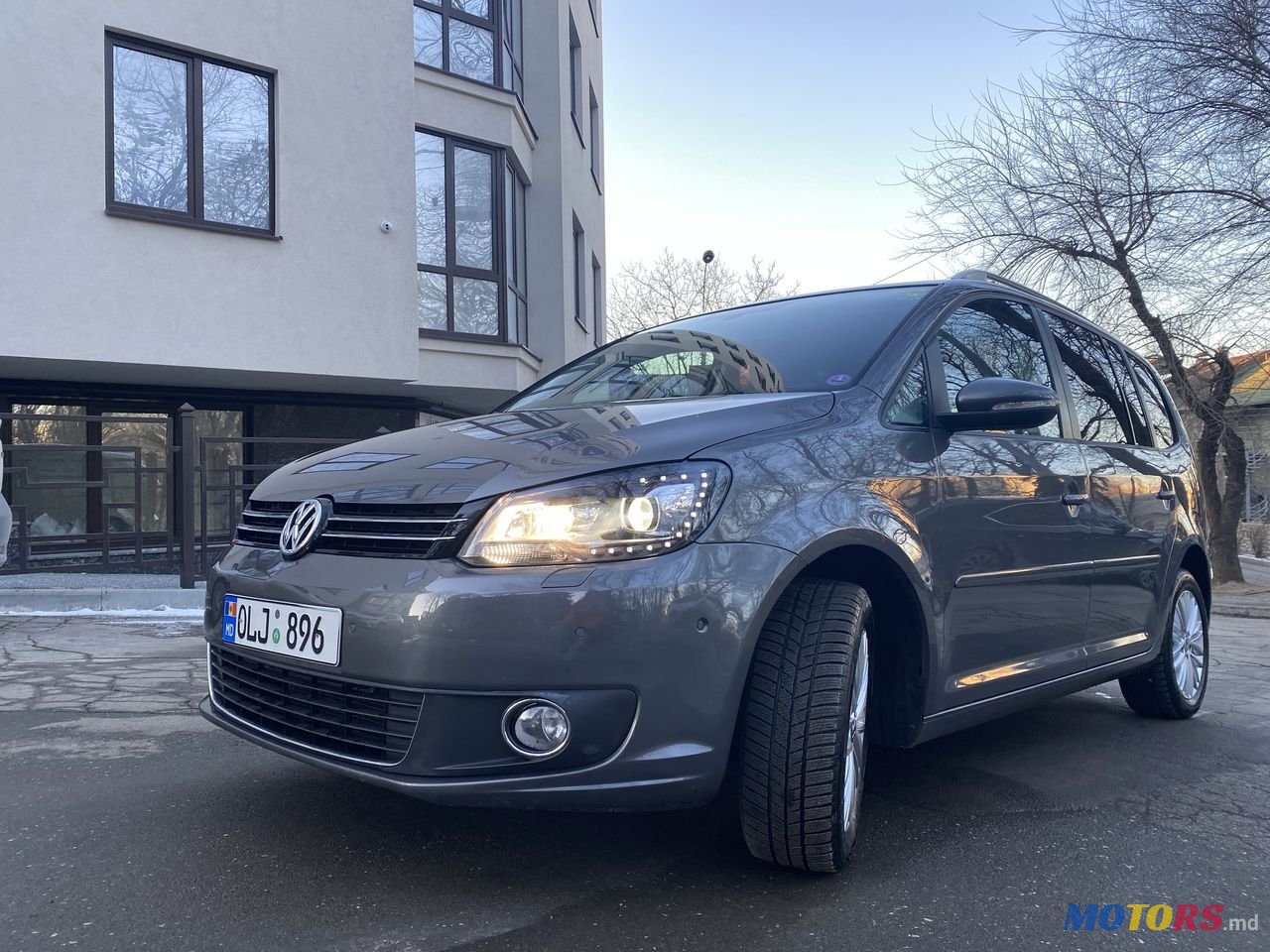 2015' Volkswagen Touran photo #2