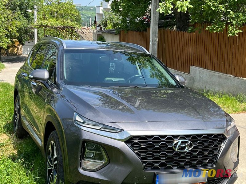 2018' Hyundai Santa Fe photo #2