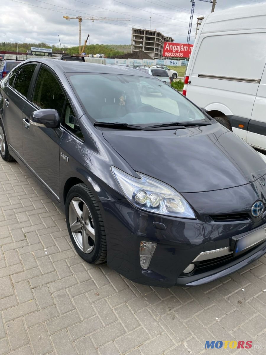 2013' Toyota Prius photo #4