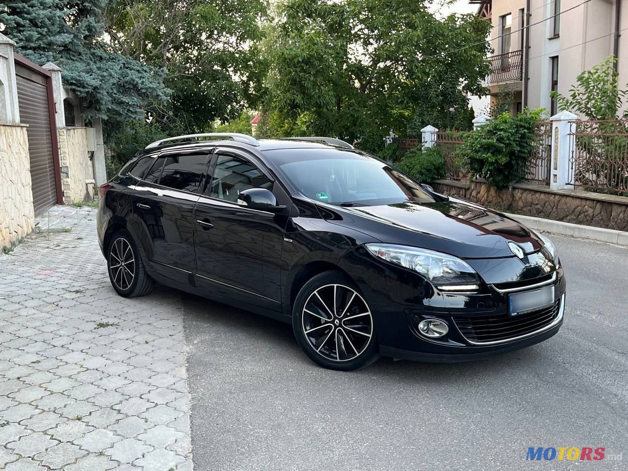 2012' Renault Megane photo #1