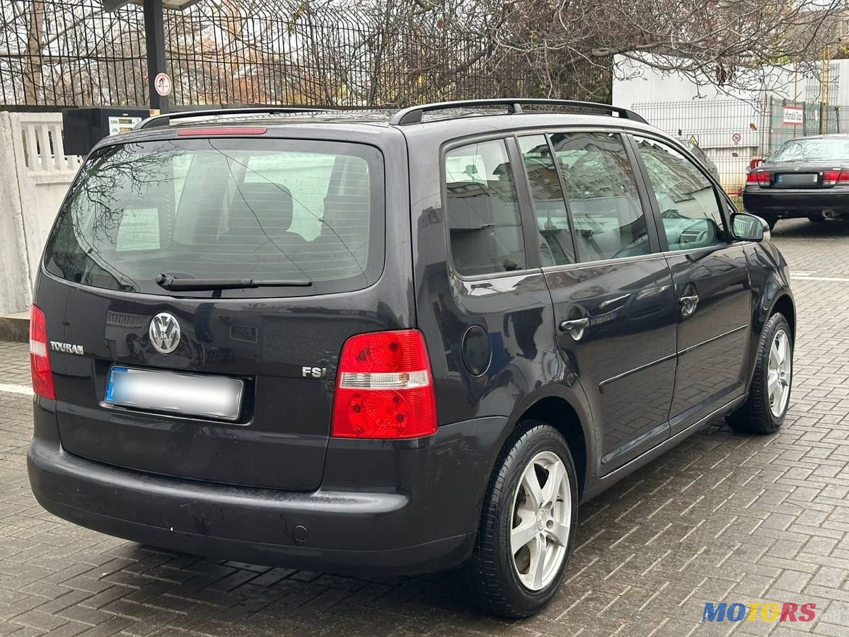 2006' Volkswagen Touran photo #4
