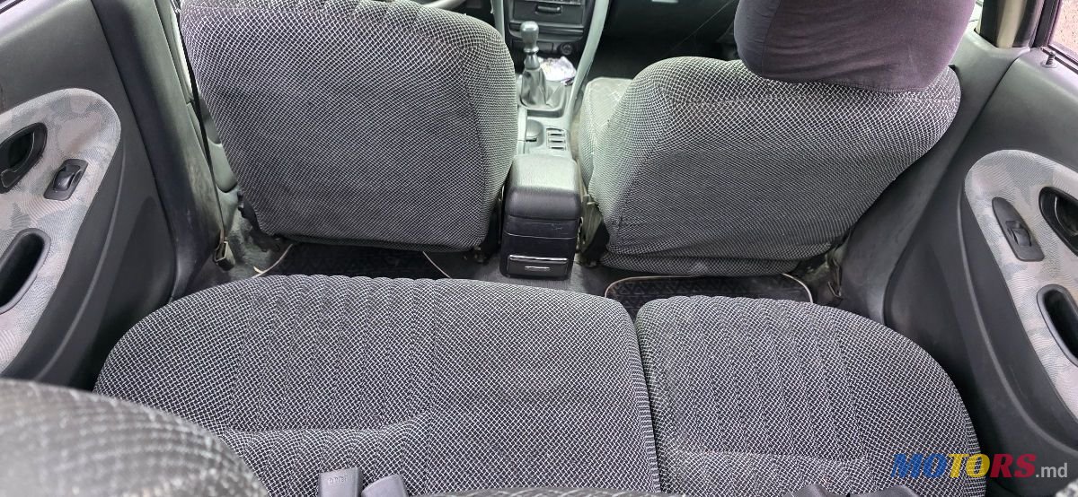 1996' Mitsubishi Carisma photo #6