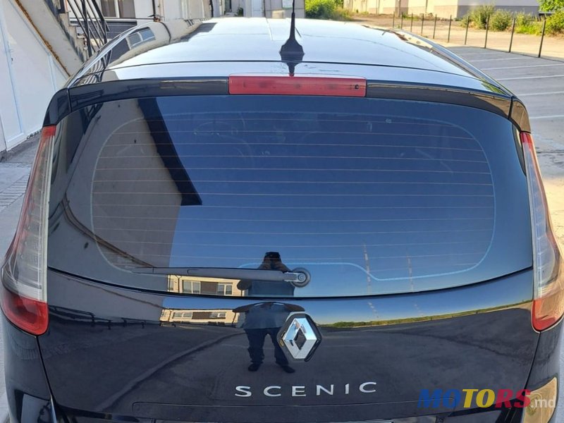 2012' Renault Grand Scenic photo #2