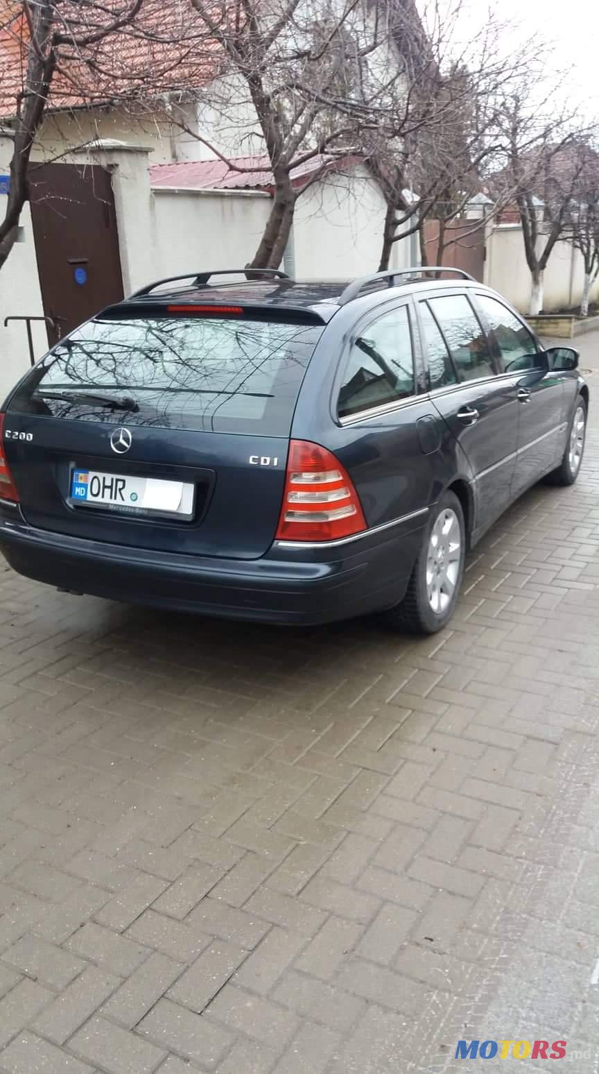 2004' Mercedes-Benz C-Class photo #3