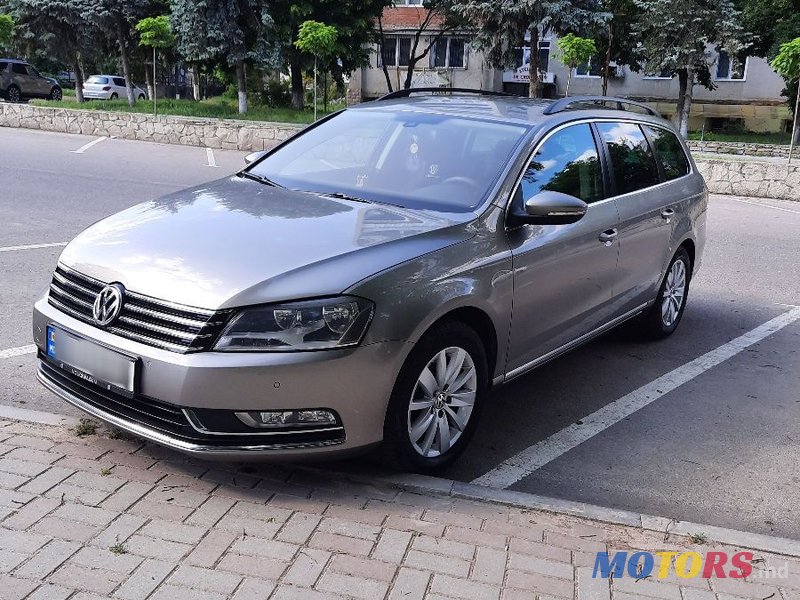 2012' Volkswagen Passat photo #2