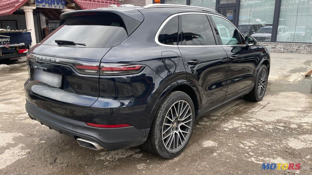 2019' Porsche Cayenne photo #2