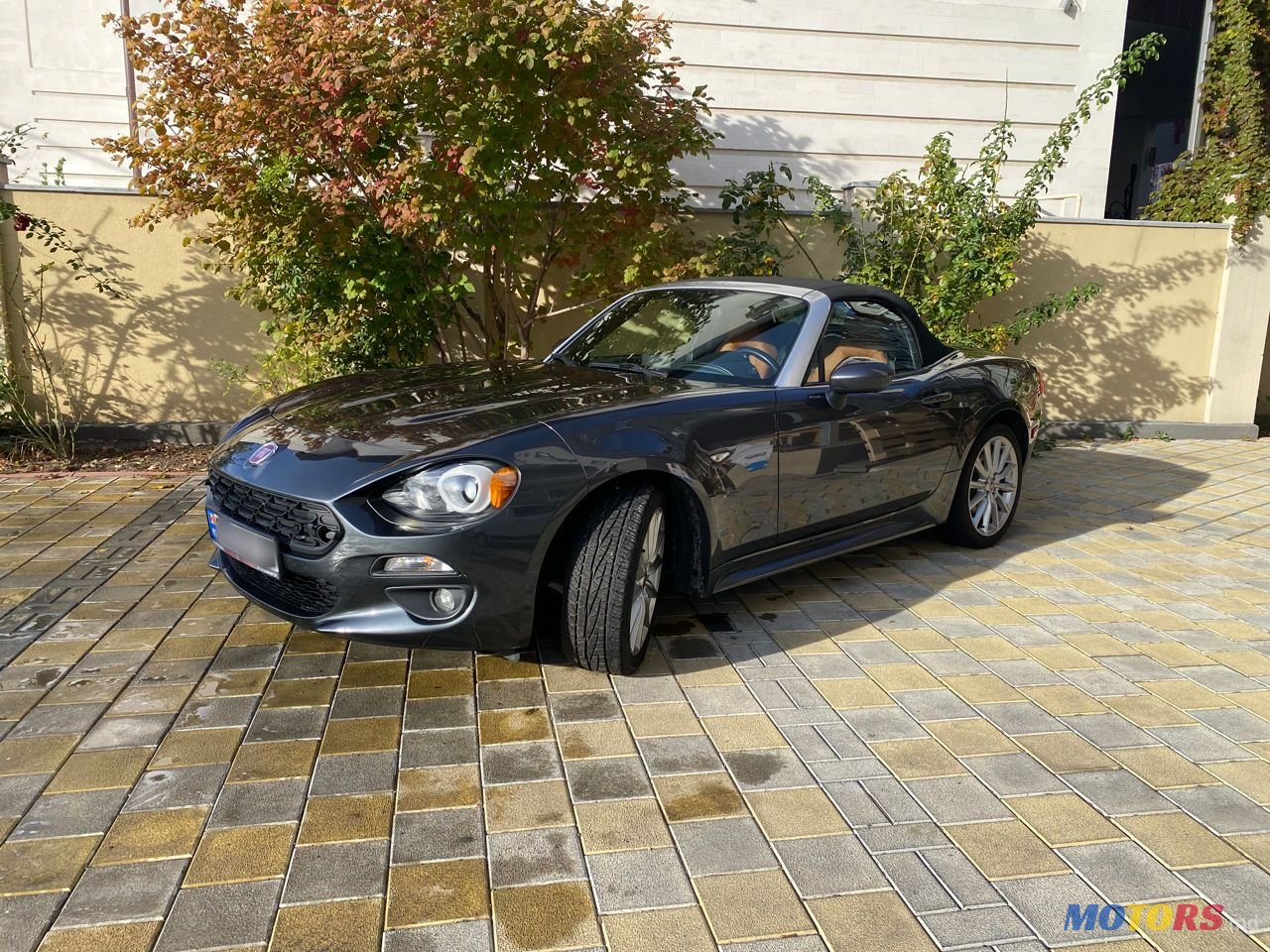 2016' Fiat Abarth 124 Spider photo #6