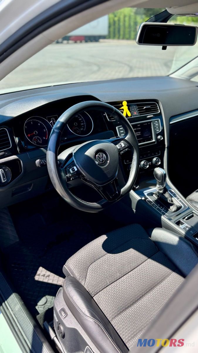 2015' Volkswagen Golf photo #4