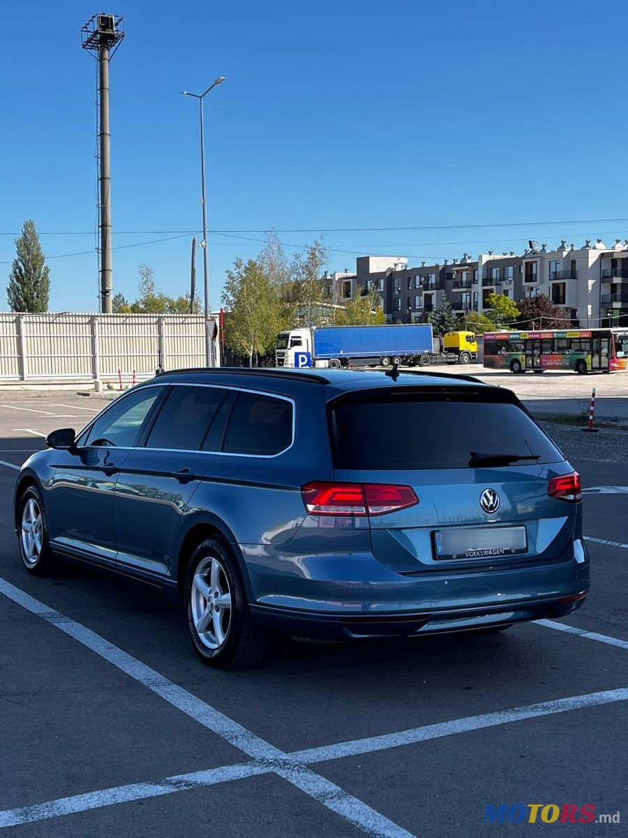 2017' Volkswagen Passat photo #2