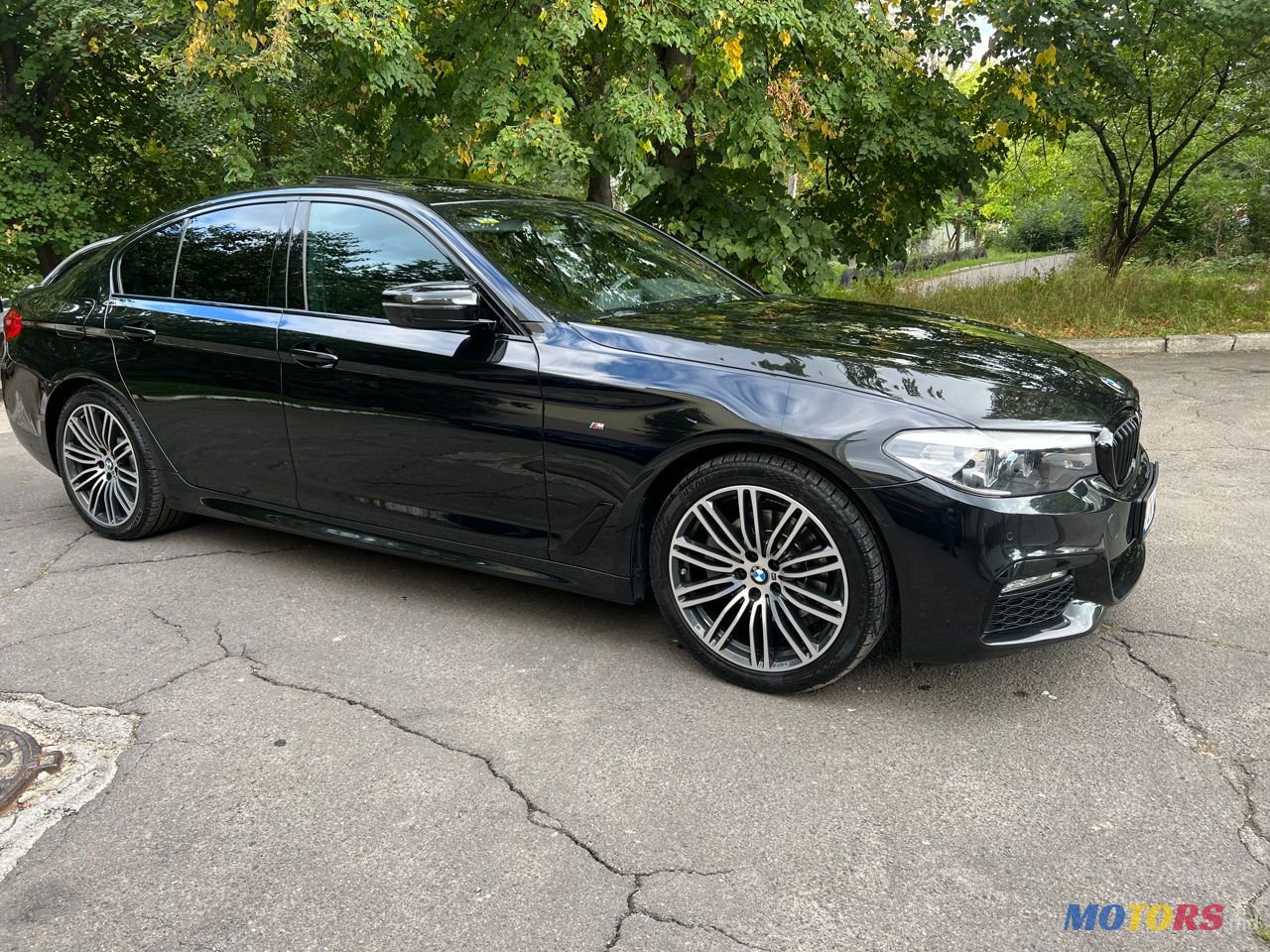 2017' BMW 5 Series photo #5