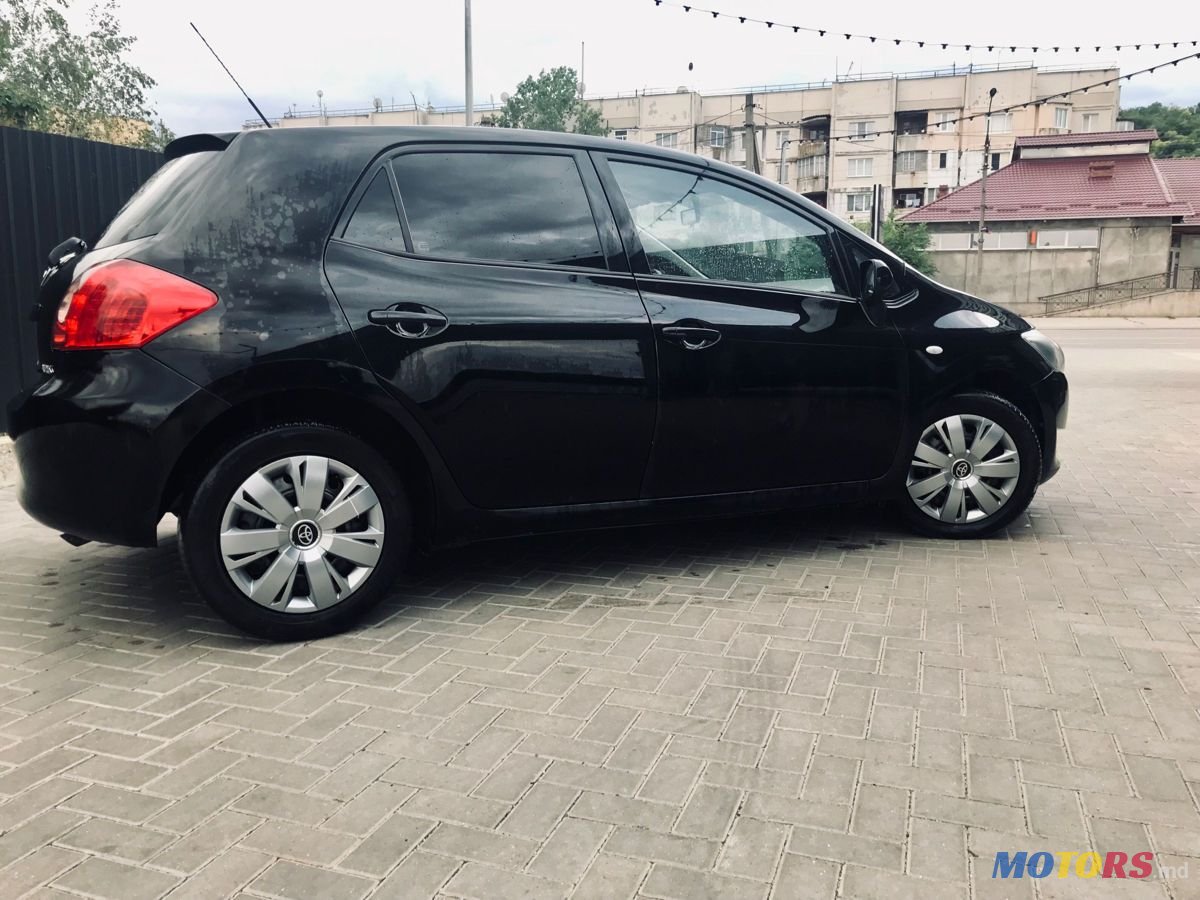 2009' Toyota Auris photo #3