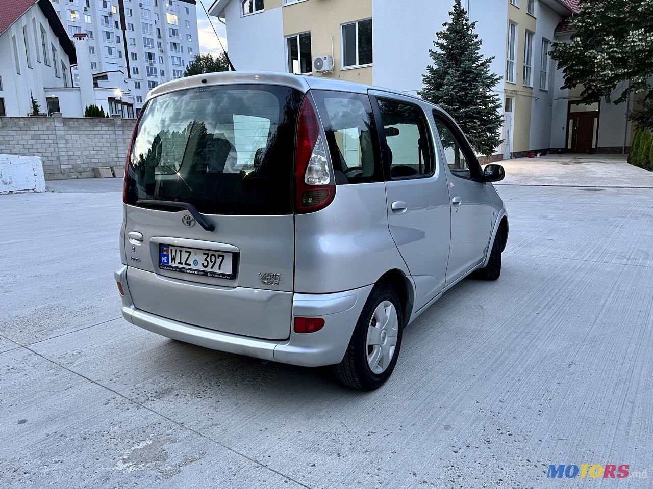 2003' Toyota Yaris Verso photo #4